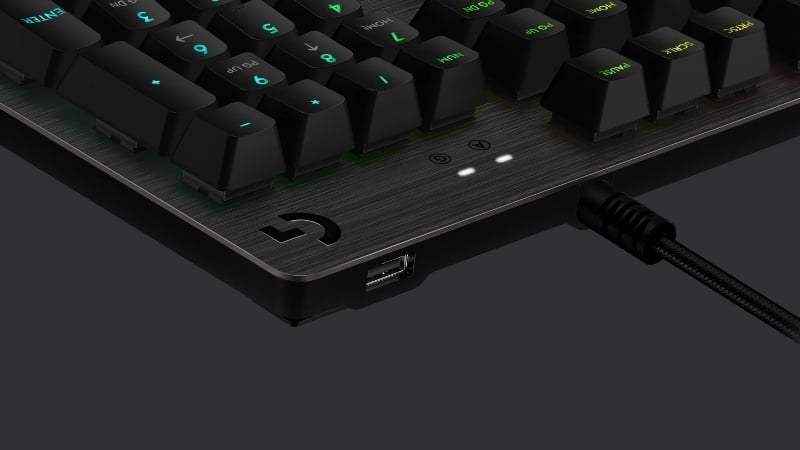 Logitech G413 SE Mechanical có kết nối USB 2.0 ổn định, tính năng 6-key rollover