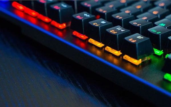 Bàn phím gaming Fuhlen Destroyer có hệ thống đèn RGB rực rỡ