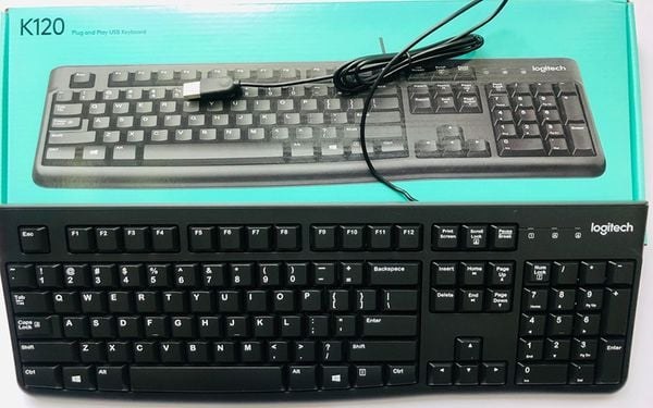 Bàn phím Fuhlen L411 sử dụng kết nối dây USB 2.0, đảm bảo tốc độ truyền dữ liệu nhanh chóng