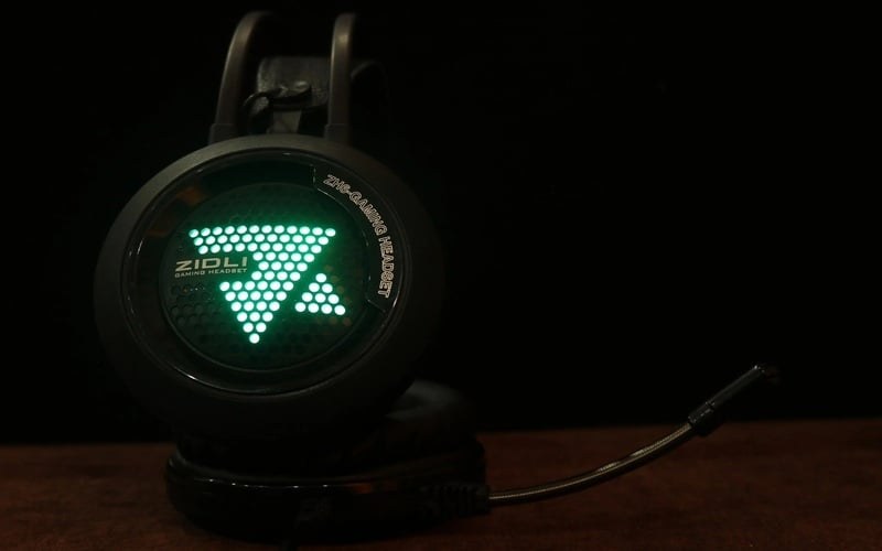 Micro 360 độ trên Tai nghe Gaming ZIDLI ZH6 cho phép thu âm rõ ràng, hạn chế tiếng ồn