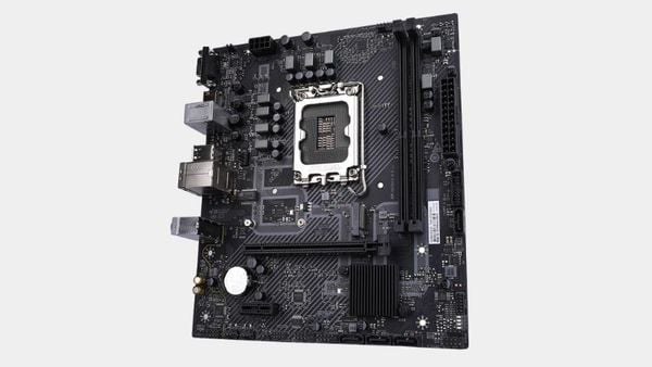 Khe cắm M.2 tốc độ cao hỗ trợ SSD NVMe giúp hệ thống hoạt động nhanh chóng và mượt mà.