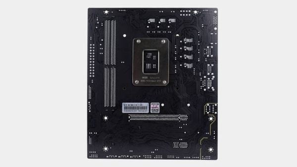 M-ATX nhỏ gọn, dễ dàng lắp đặt và nâng cấp trong nhiều loại case máy tính.