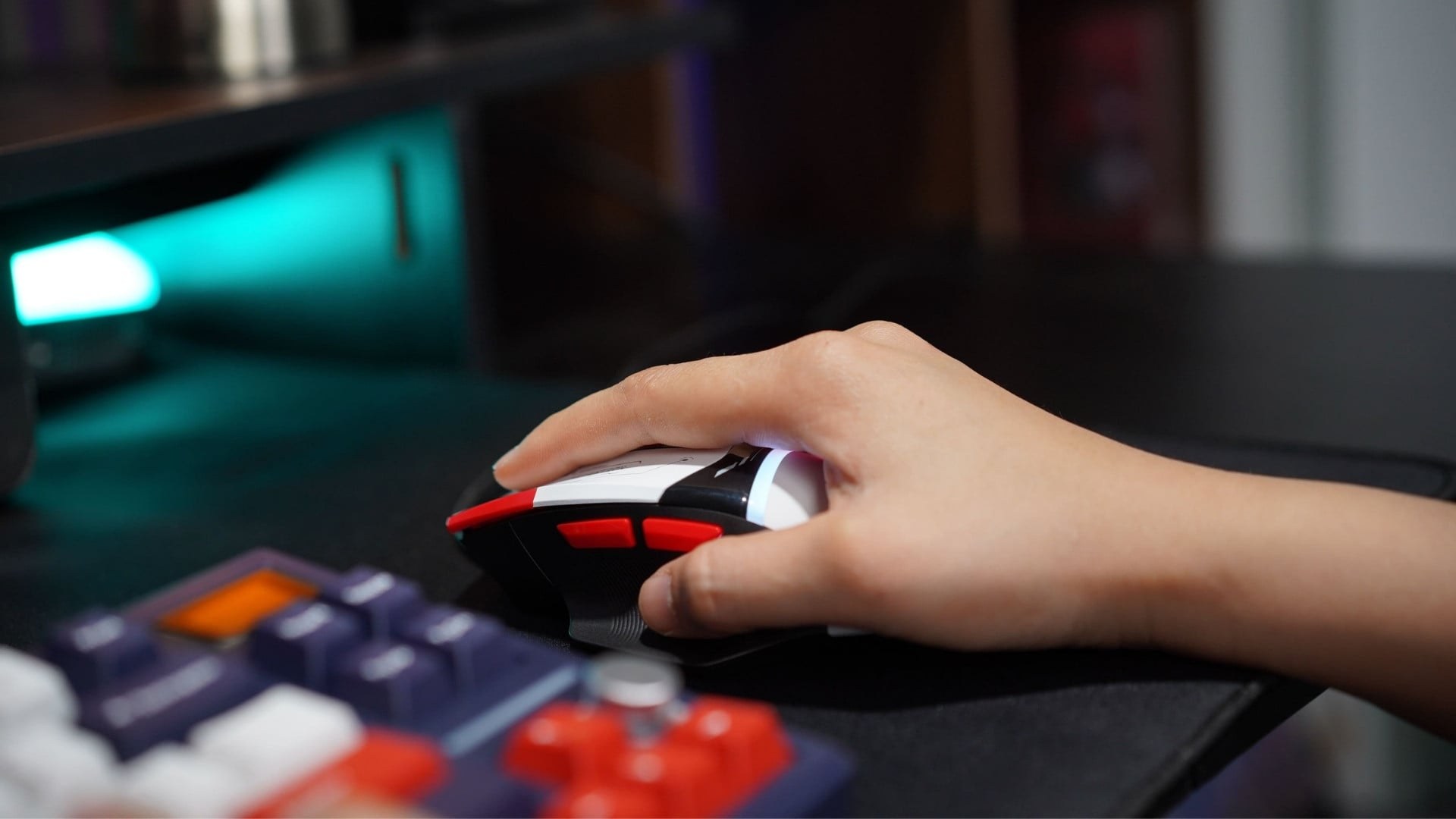 Chuột gaming E-Dra EM631W không dây Form cầm đầm tay