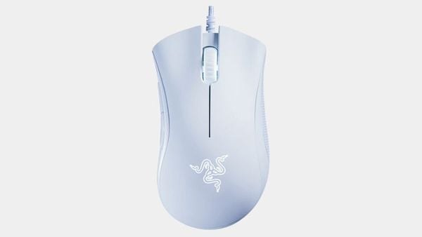 Chuột có dây Razer DeathAdder Essential đảm bảo kết nối ổn định mà không cần lo lắng về việc hết pin, giúp bạn tập trung hoàn toàn vào trò chơi.