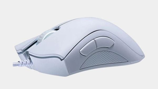 Với cảm biến quang học 6400 DPI, bạn sẽ tận hưởng độ chính xác cao trong từng cú nhấp chuột, mang lại lợi thế cạnh tranh trong mọi trận đấu.